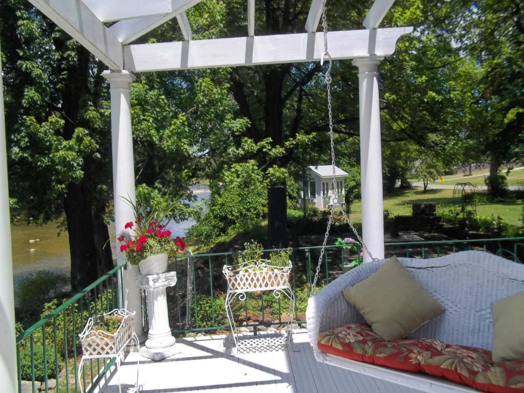 The Rivers Edge Executive Suites Tiffin Esterno foto